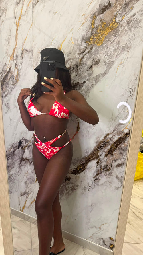 bikiny intreccio